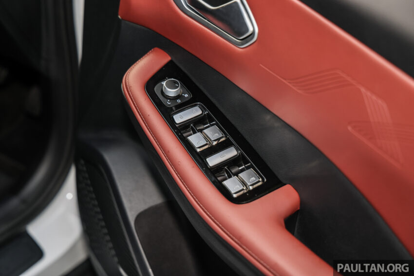 2025 Proton X50 小改款首度公开亮相, 确认改搭全新四缸涡轮引擎, 14.6寸屏支持 Apple CarPlay 与 Android Auto 300727