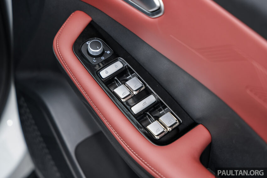 2025 Proton X50 小改款完整规格公布, 改搭动力更强1.5L四缸涡轮引擎, 支持无线 Apple CarPlay 与 Android Auto 300641