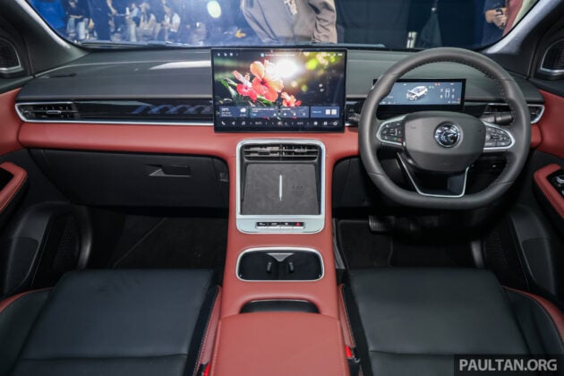 2025 Proton X50 小改款完整规格公布, 改搭动力更强1.5L四缸涡轮引擎, 支持无线 Apple CarPlay 与 Android Auto