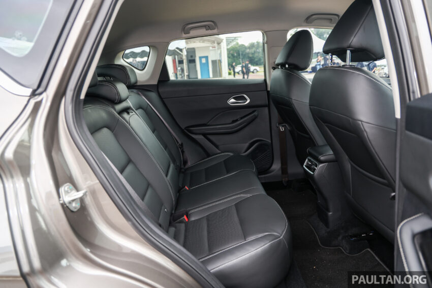 2025 Proton X50 小改款完整规格公布, 改搭动力更强1.5L四缸涡轮引擎, 支持无线 Apple CarPlay 与 Android Auto 300456