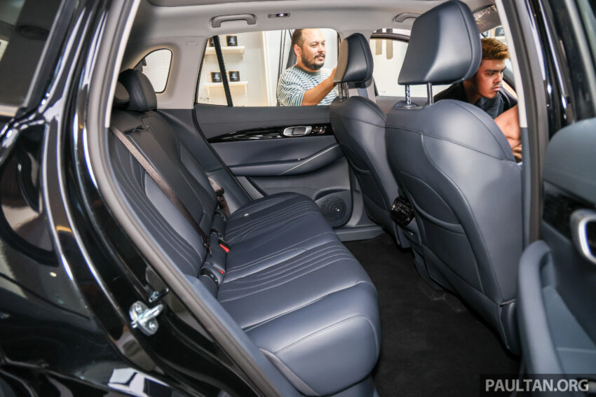 Proton eMas 7 迎来小升级！新增 Obsidian Black 车身配色；限量 Alabaster White 内饰；正式导入 Apple CarPlay 300994