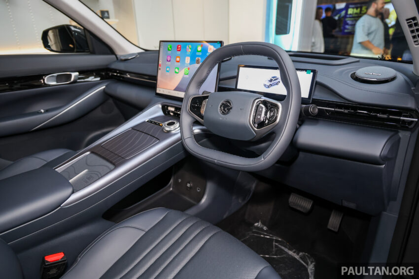 Proton eMas 7 迎来小升级！新增 Obsidian Black 车身配色；限量 Alabaster White 内饰；正式导入 Apple CarPlay 300990
