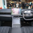 Proton eMas 7 迎来小升级！新增 Obsidian Black 车身配色；限量 Alabaster White 内饰；正式导入 Apple CarPlay