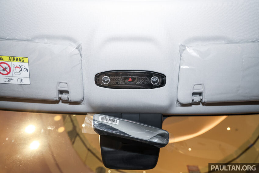 Proton eMas 7 迎来小升级！新增 Obsidian Black 车身配色；限量 Alabaster White 内饰；正式导入 Apple CarPlay 301011