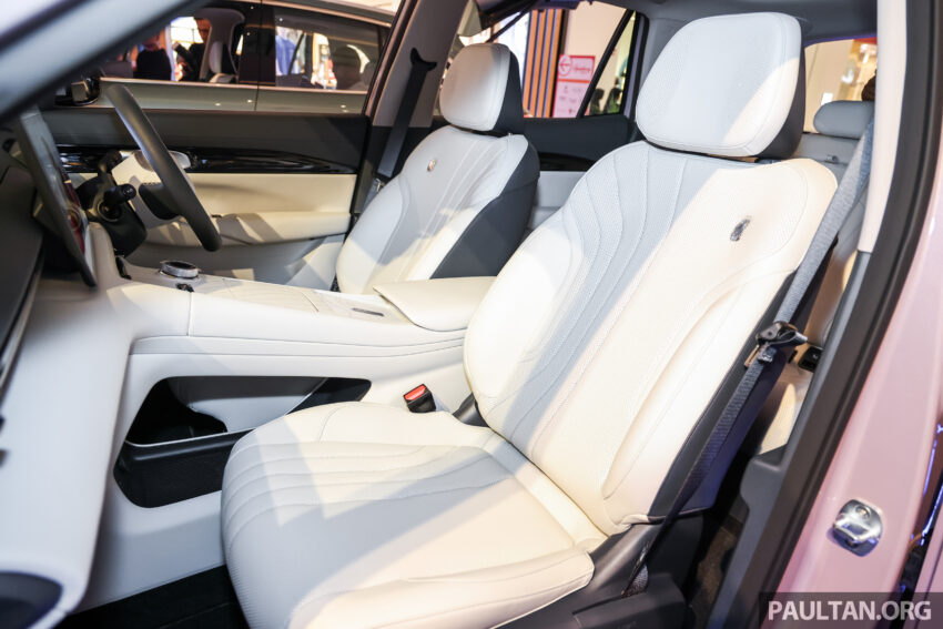 Proton eMas 7 迎来小升级！新增 Obsidian Black 车身配色；限量 Alabaster White 内饰；正式导入 Apple CarPlay 301021