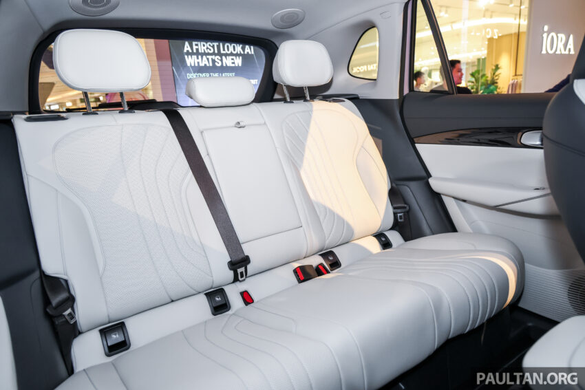 Proton eMas 7 迎来小升级！新增 Obsidian Black 车身配色；限量 Alabaster White 内饰；正式导入 Apple CarPlay 301027