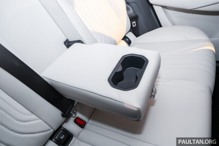Proton eMas 7 迎来小升级！新增 Obsidian Black 车身配色；限量 Alabaster White 内饰；正式导入 Apple CarPlay 301028
