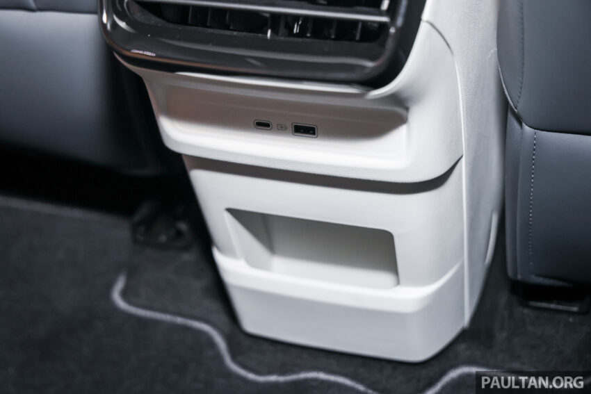 Proton eMas 7 迎来小升级！新增 Obsidian Black 车身配色；限量 Alabaster White 内饰；正式导入 Apple CarPlay 301030