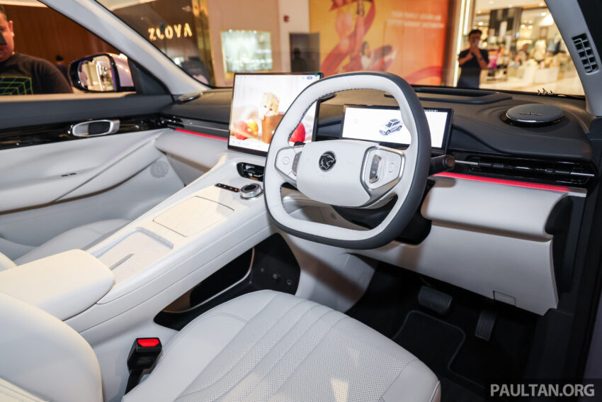 Proton eMas 7 迎来小升级！新增 Obsidian Black 车身配色；限量 Alabaster White 内饰；正式导入 Apple CarPlay 301001