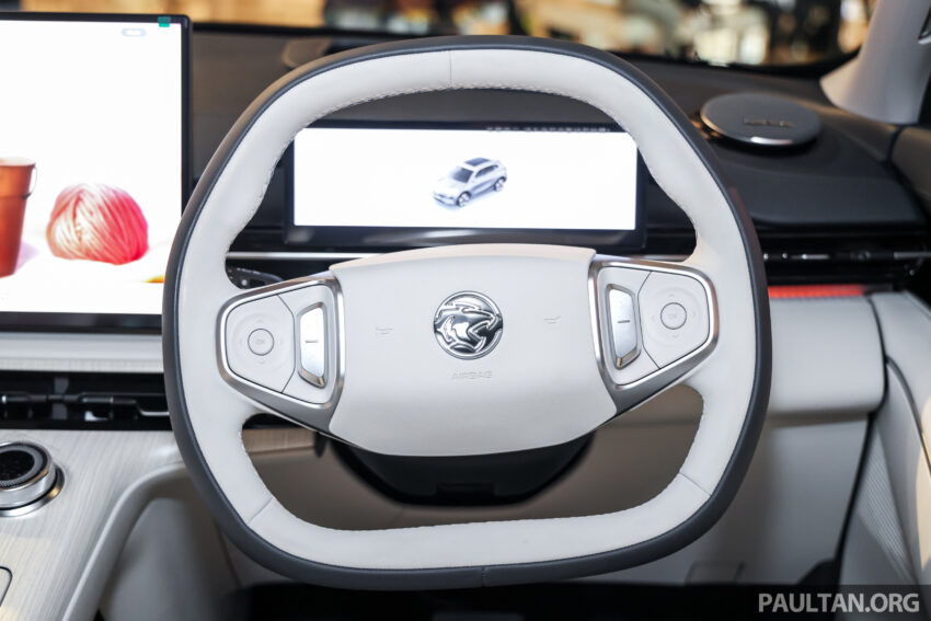 Proton eMas 7 迎来小升级！新增 Obsidian Black 车身配色；限量 Alabaster White 内饰；正式导入 Apple CarPlay 301003