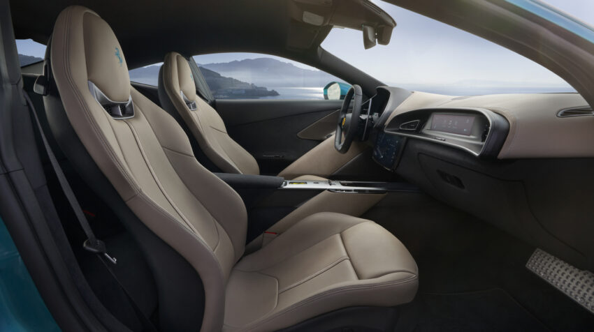 Roma 的继任者，Ferrari Amalfi 正式登场！搭载前中置V8引擎，最大输出达640 PS/760 Nm；方向盘回归实体键钮 301091
