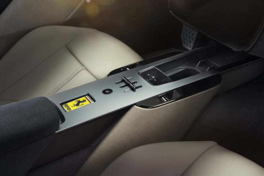 Roma 的继任者，Ferrari Amalfi 正式登场！搭载前中置V8引擎，最大输出达640 PS/760 Nm；方向盘回归实体键钮 301090