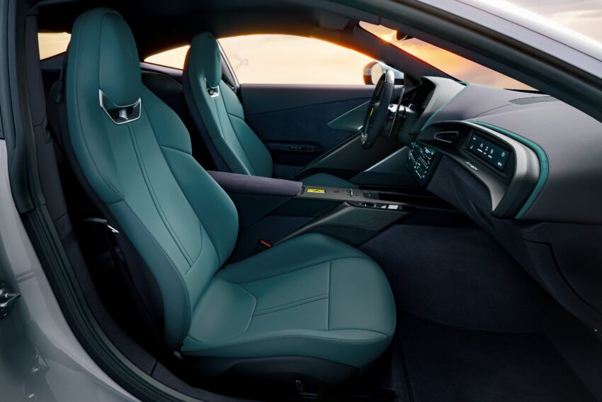 Roma 的继任者，Ferrari Amalfi 正式登场！搭载前中置V8引擎，最大输出达640 PS/760 Nm；方向盘回归实体键钮 301080