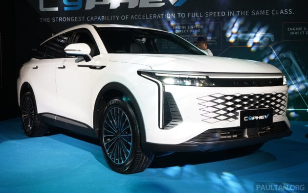 2025 Omoda C9 PHEV 本地公开亮相, 搭载1.5T油电系统, 可纯电行驶150公里, 综合续航达1,100公里, 预估价22万