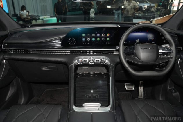 2025 Omoda C9 PHEV 本地公开亮相, 搭载1.5T油电系统, 可纯电行驶150公里, 综合续航达1,100公里, 预估价22万
