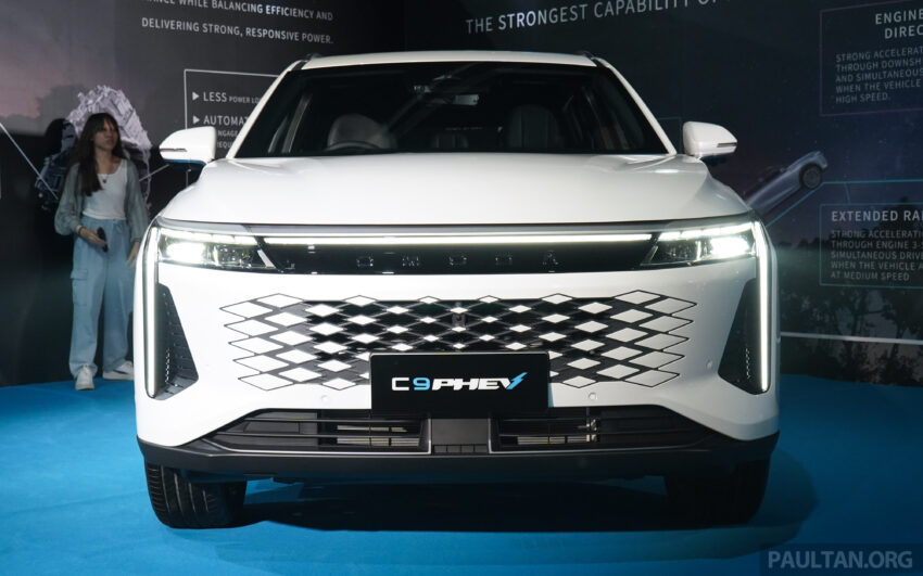 2025 Omoda C9 PHEV 本地公开亮相, 搭载1.5T油电系统, 可纯电行驶150公里, 综合续航达1,100公里, 预估价22万 305527