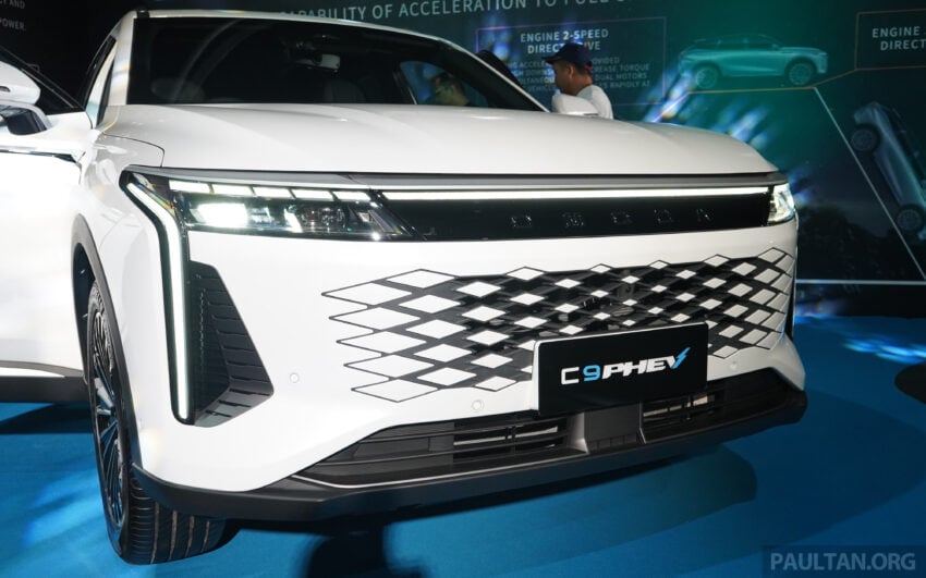 2025 Omoda C9 PHEV 本地公开亮相, 搭载1.5T油电系统, 可纯电行驶150公里, 综合续航达1,100公里, 预估价22万 305528