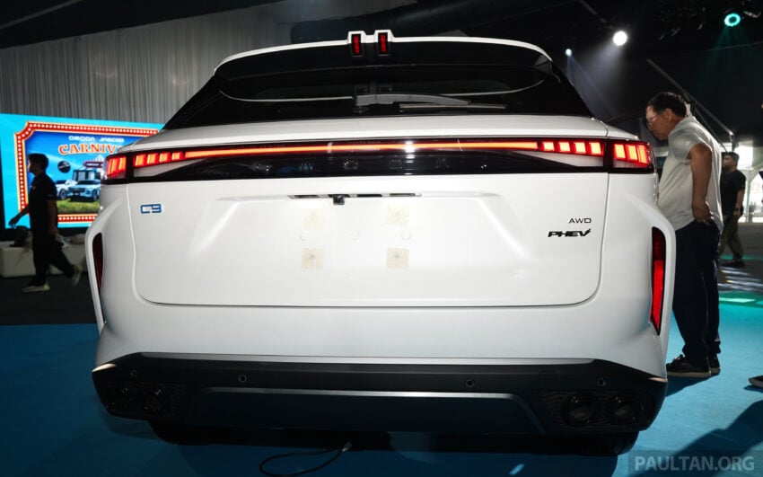 2025 Omoda C9 PHEV 本地公开亮相, 搭载1.5T油电系统, 可纯电行驶150公里, 综合续航达1,100公里, 预估价22万 305531