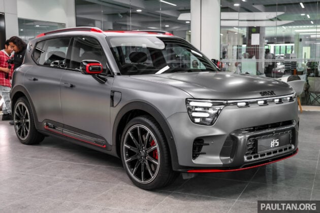 2025 smart #5 我国规格确认, 续航里程最长590公里, 15分钟充电至80%, 最快3.8秒破百, 搭载 Sennheiser 音响系统