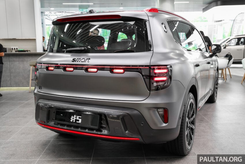 2025 smart #5 我国规格确认, 续航里程最长590公里, 15分钟充电至80%, 最快3.8秒破百, 搭载 Sennheiser 音响系统 306002