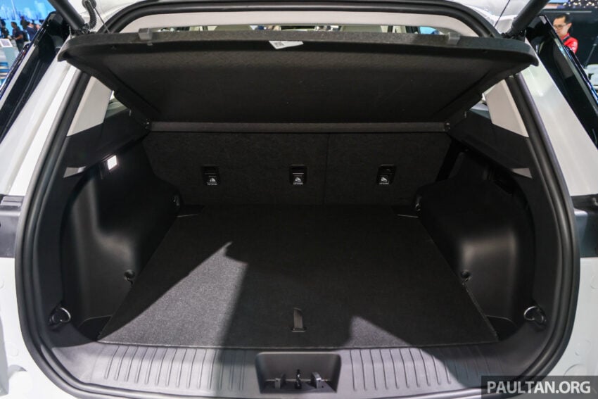 现身原厂宣传海报! Jaecoo J5 与 Omoda C9 PHEV 即将来马, 或在本月21至24日于吉隆坡 Desa Park City 亮相? 304415