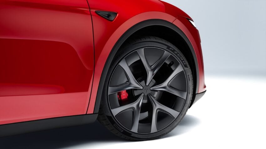 2026 Tesla Model Y Performance 全球首发, 定位车系旗舰性能版, 3.5秒破百, 极速250km/h, 续航里程可达580公里 306403