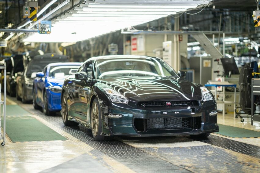 Nissan GT-R R35 正式停产, 最后一辆 GT-R Premium Edition T-Spec 下线交付给日本客户, 原厂确认有后继车款 306308