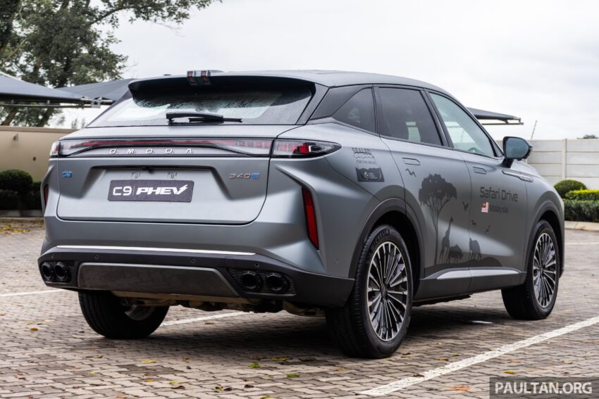 现身原厂宣传海报! Jaecoo J5 与 Omoda C9 PHEV 即将来马, 或在本月21至24日于吉隆坡 Desa Park City 亮相? 304420