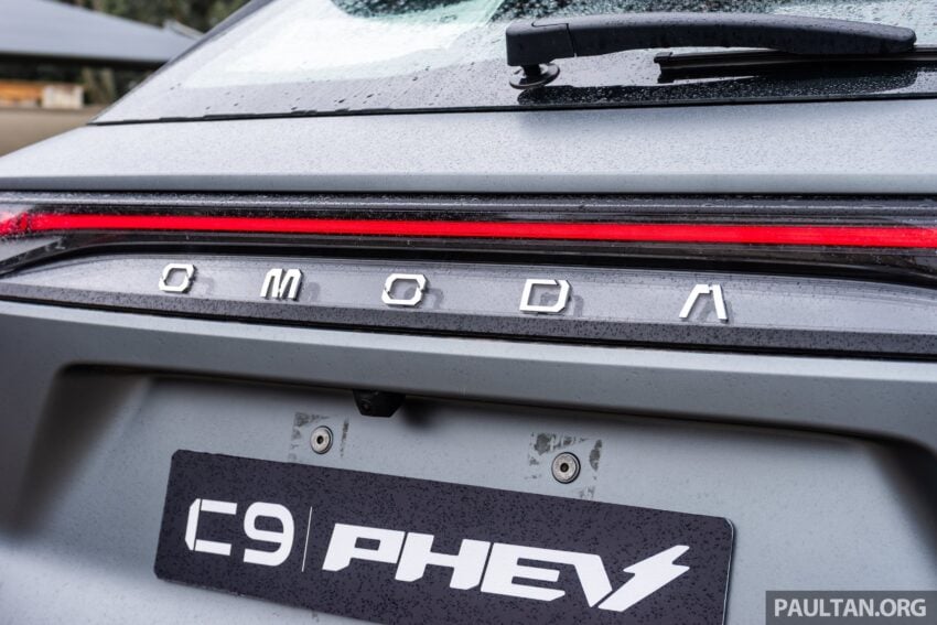 现身原厂宣传海报! Jaecoo J5 与 Omoda C9 PHEV 即将来马, 或在本月21至24日于吉隆坡 Desa Park City 亮相? 304436