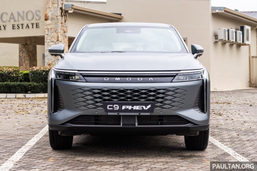 现身原厂宣传海报! Jaecoo J5 与 Omoda C9 PHEV 即将来马, 或在本月21至24日于吉隆坡 Desa Park City 亮相? 304421