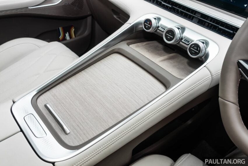 现身原厂宣传海报! Jaecoo J5 与 Omoda C9 PHEV 即将来马, 或在本月21至24日于吉隆坡 Desa Park City 亮相? 304455