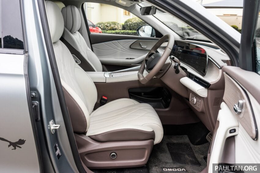现身原厂宣传海报! Jaecoo J5 与 Omoda C9 PHEV 即将来马, 或在本月21至24日于吉隆坡 Desa Park City 亮相? 304470