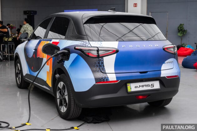 Proton eMAS 5 开启预购仅24小时即获1,607份订单, 平均每分钟超过1人下订, 预估价6万至8万令吉, 11月开始交付