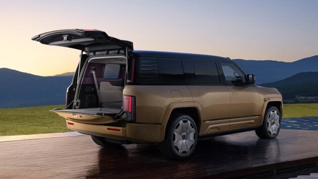 比亚迪仰望 U8L 中国正式上市, 对标 Rolls Royce Cullinan 的超奢华SUV, 2.0L油电增程系统, 售价从77.14万令吉起