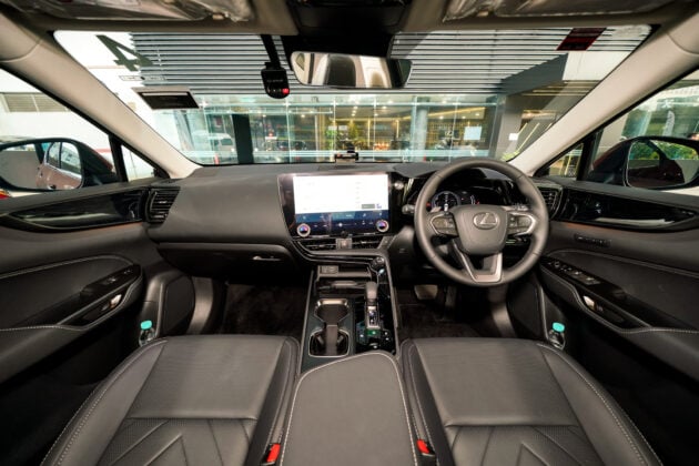2025 Lexus NX 350h Luxury 实拍+简单试驾心得, 让人惊艳的动力表现, 依旧出色的驾驶与组装品质, 售价39.6万令吉