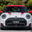 2025 MINI JCW Electric 完整实拍图集+简单评测, 续航里程371公里, 5.9秒破百, 驾驶感最纯粹的纯电动掀背小钢炮