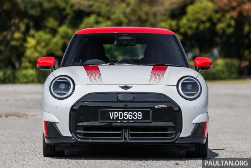 2025 MINI JCW Electric 完整实拍图集+简单评测, 续航里程371公里, 5.9秒破百, 驾驶感最纯粹的纯电动掀背小钢炮 307883