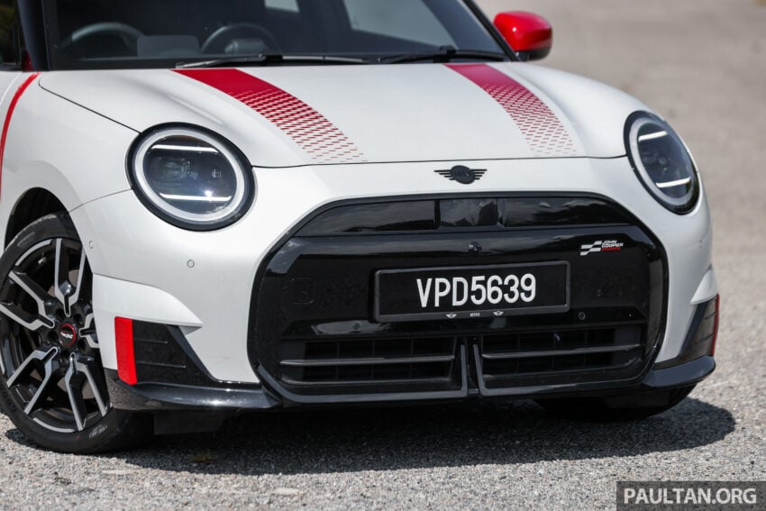 2025 MINI JCW Electric 完整实拍图集+简单评测, 续航里程371公里, 5.9秒破百, 驾驶感最纯粹的纯电动掀背小钢炮 307888