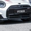2025 MINI JCW Electric 完整实拍图集+简单评测, 续航里程371公里, 5.9秒破百, 驾驶感最纯粹的纯电动掀背小钢炮