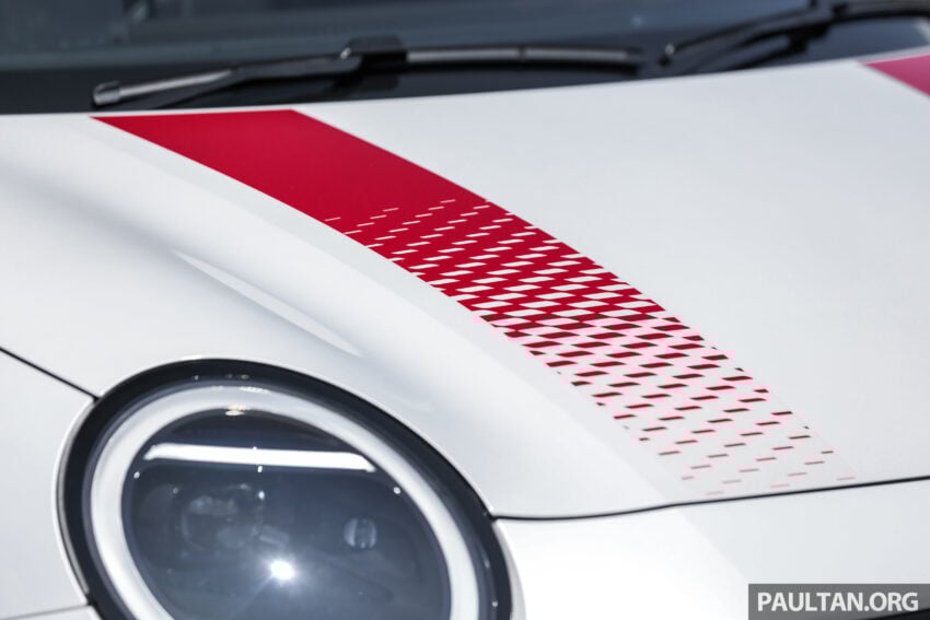 2025 MINI JCW Electric 完整实拍图集+简单评测, 续航里程371公里, 5.9秒破百, 驾驶感最纯粹的纯电动掀背小钢炮 307895