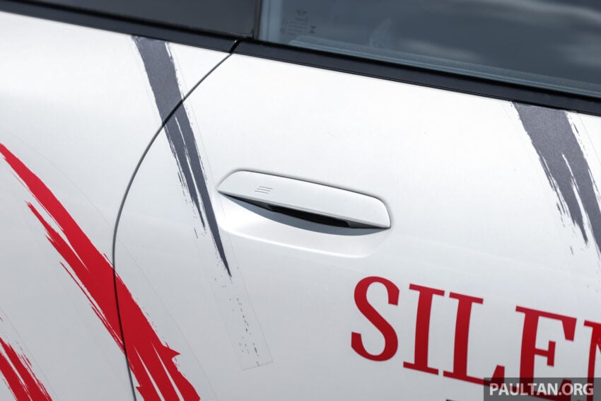 2025 MINI JCW Electric 完整实拍图集+简单评测, 续航里程371公里, 5.9秒破百, 驾驶感最纯粹的纯电动掀背小钢炮 307899