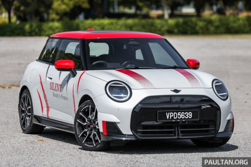 2025 MINI JCW Electric 完整实拍图集+简单评测, 续航里程371公里, 5.9秒破百, 驾驶感最纯粹的纯电动掀背小钢炮 307876