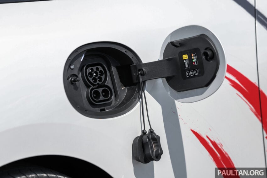 2025 MINI JCW Electric 完整实拍图集+简单评测, 续航里程371公里, 5.9秒破百, 驾驶感最纯粹的纯电动掀背小钢炮 307903