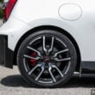 2025 MINI JCW Electric 完整实拍图集+简单评测, 续航里程371公里, 5.9秒破百, 驾驶感最纯粹的纯电动掀背小钢炮
