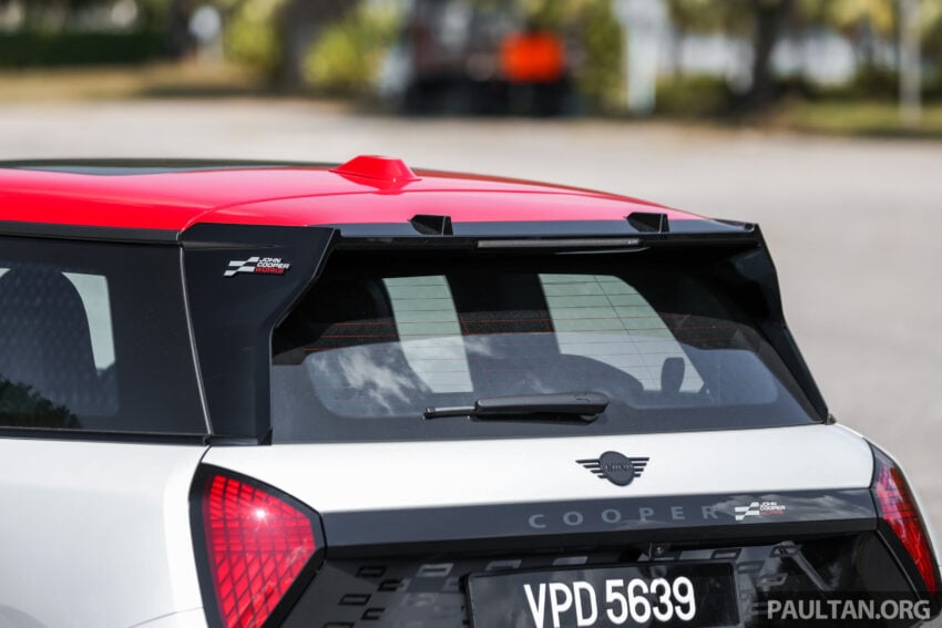 2025 MINI JCW Electric 完整实拍图集+简单评测, 续航里程371公里, 5.9秒破百, 驾驶感最纯粹的纯电动掀背小钢炮 307911