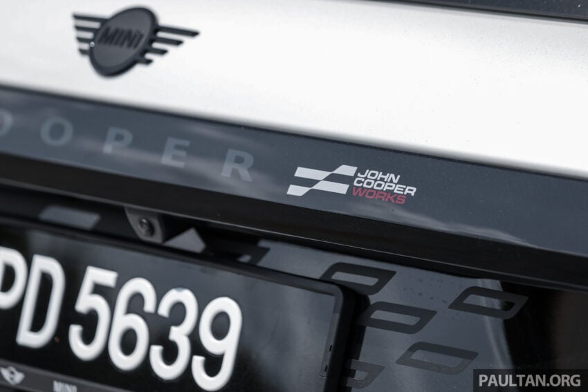 2025 MINI JCW Electric 完整实拍图集+简单评测, 续航里程371公里, 5.9秒破百, 驾驶感最纯粹的纯电动掀背小钢炮 307914