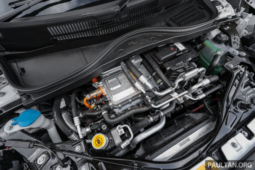 2025 MINI JCW Electric 完整实拍图集+简单评测, 续航里程371公里, 5.9秒破百, 驾驶感最纯粹的纯电动掀背小钢炮 307916