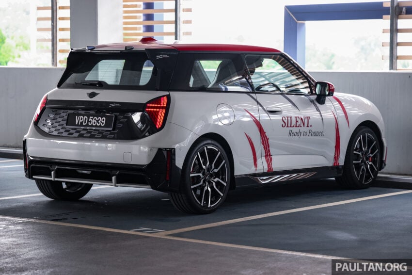 2025 MINI JCW Electric 完整实拍图集+简单评测, 续航里程371公里, 5.9秒破百, 驾驶感最纯粹的纯电动掀背小钢炮 307920
