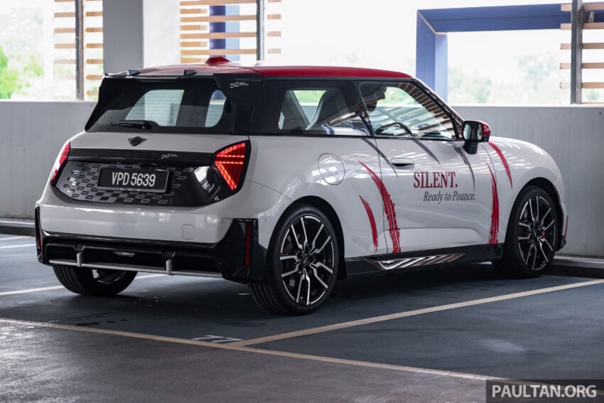 2025 MINI JCW Electric 完整实拍图集+简单评测, 续航里程371公里, 5.9秒破百, 驾驶感最纯粹的纯电动掀背小钢炮 307922