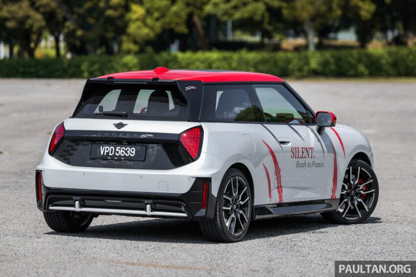 2025 MINI JCW Electric 完整实拍图集+简单评测, 续航里程371公里, 5.9秒破百, 驾驶感最纯粹的纯电动掀背小钢炮 307878